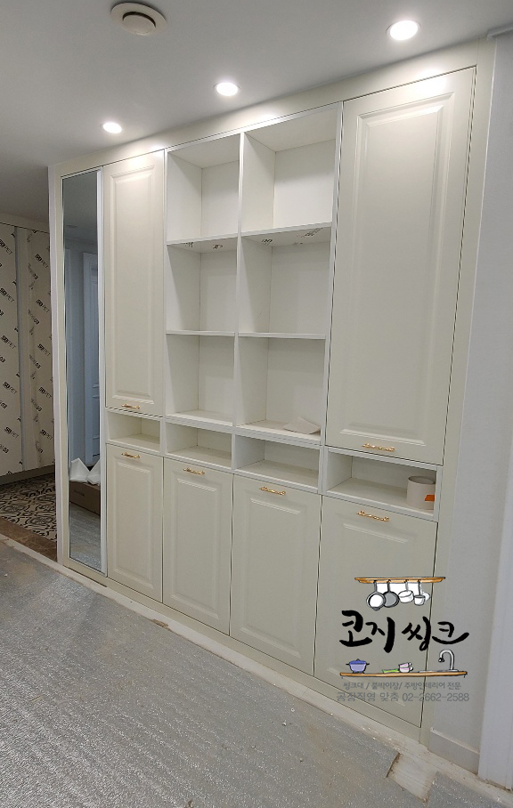 고양시 서정마을 도장도어 거실장 시공 이미지